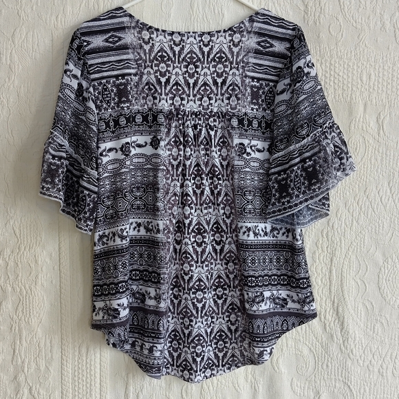 World Unity Boho Blouse Black and White Beaded Tie Front Bell Sleeve Geometric - Picture 9 of 9